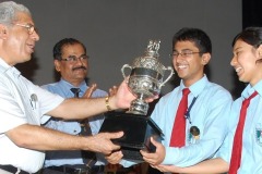 The-winners-of-All-India-diamond-jublee-IPSC-Debate-receiving-prize-from-Dr.-Chandrashekhar