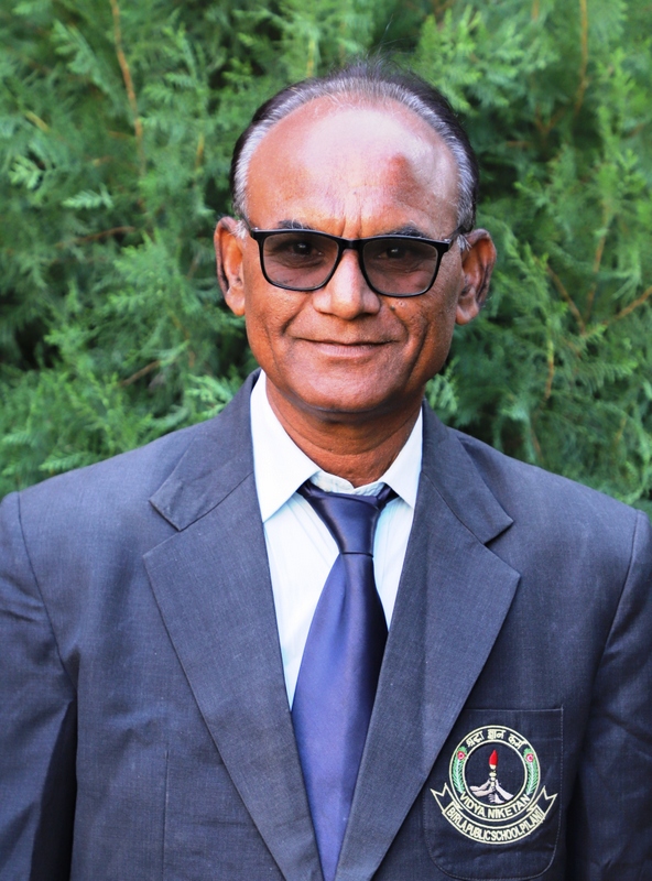Mr. Mahesh Kumar Saini